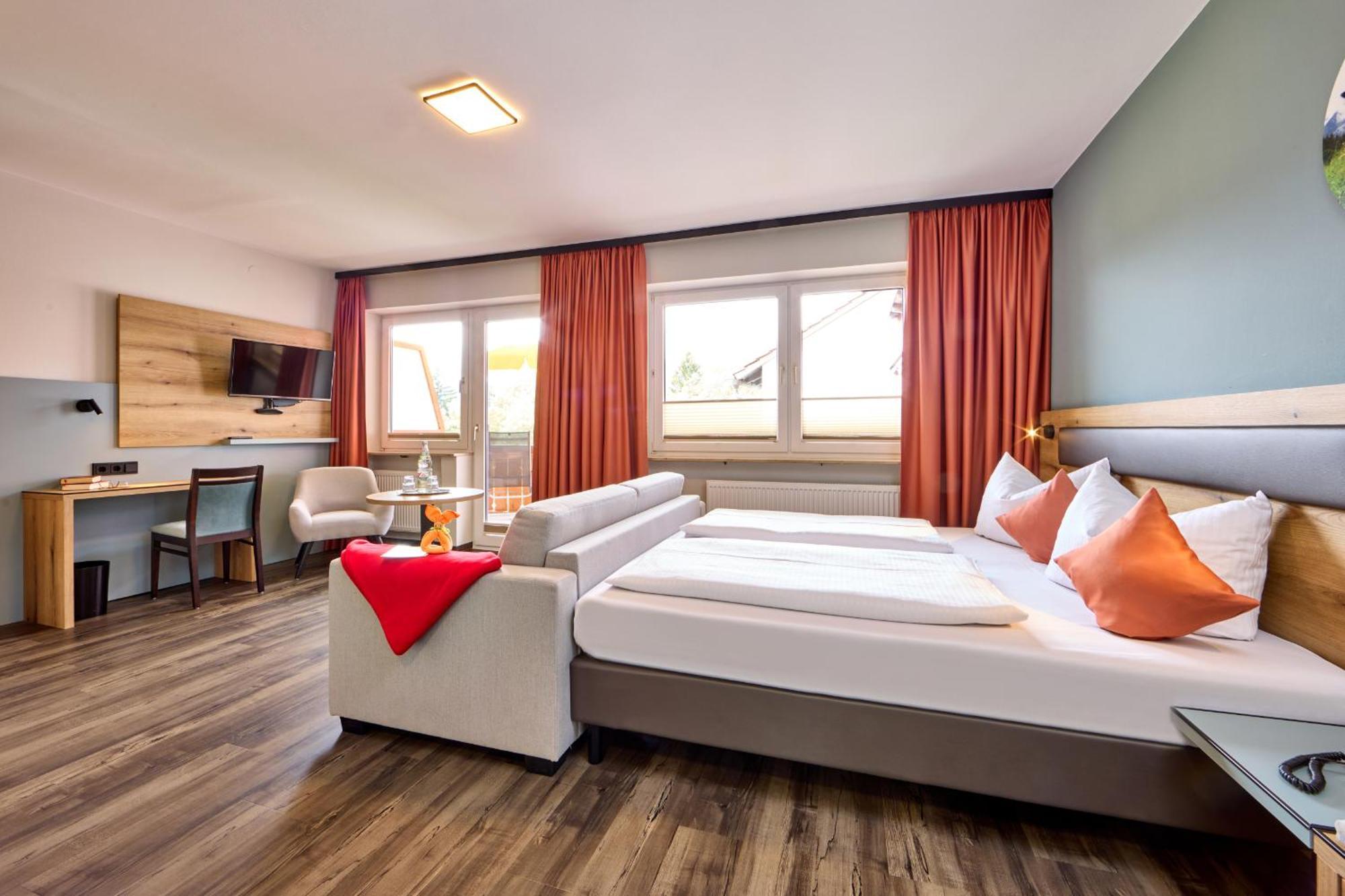 Aura-Hotel Saulgrub Екстер'єр фото